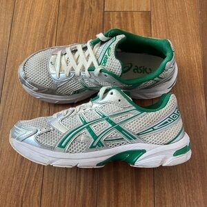 Asics Gel 1130 Cream Kale Men’s 6 Women’s 7.5